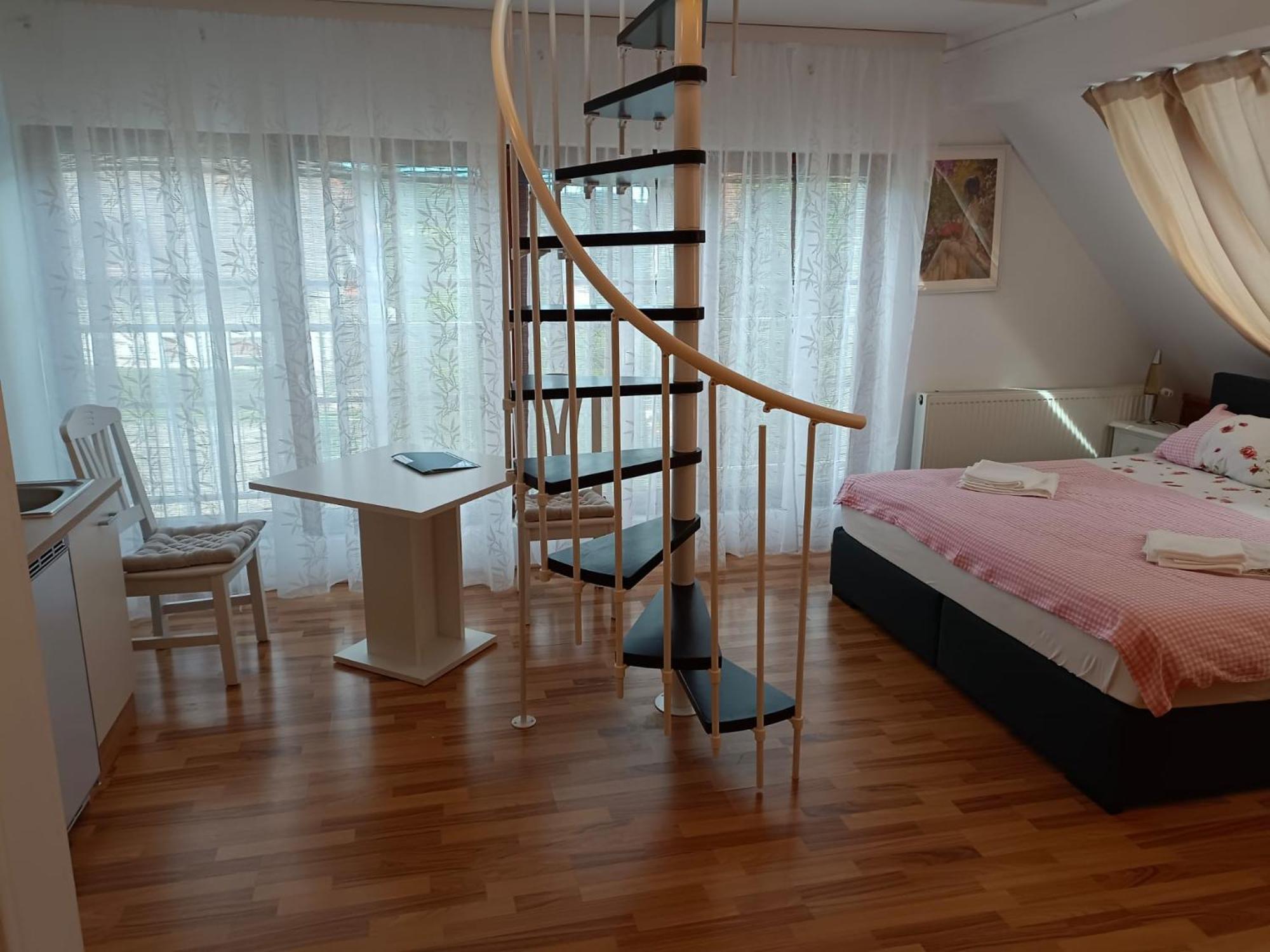 Pension Donaublick Grein 2 In Stifterstrasse 19A Esterno foto